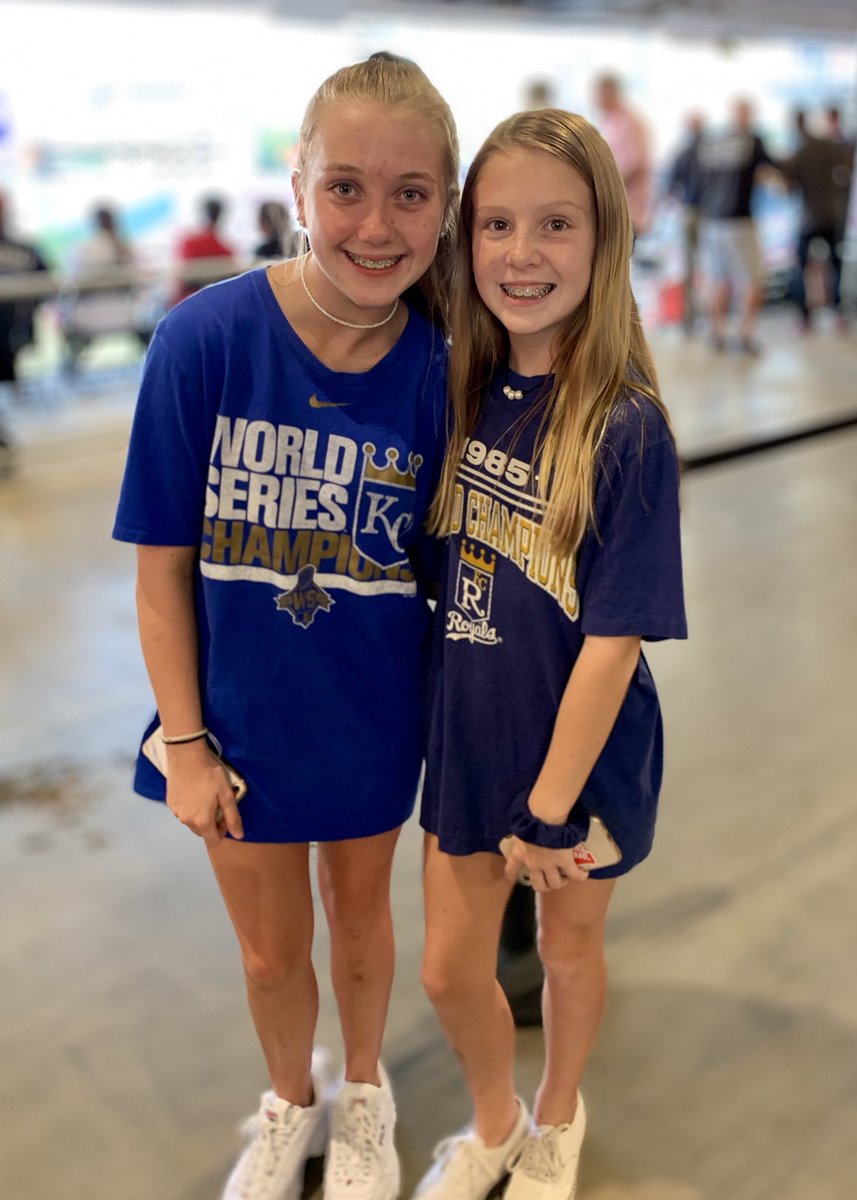 nickjayres's tweet photo. Best shirt combo at @Braves stadium tonight, eh @Royals? #last2championships #vintage #sisters #Royalsforlife https://t.co/4BQlIFB7d5