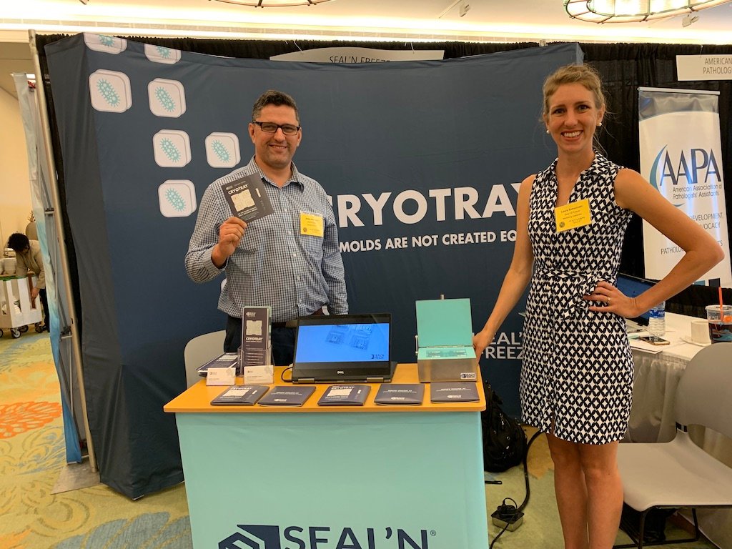 YonahZiembaMD's tweet photo. One of the great opportunities of #APC19Boston was the exhibitors, who are knowledgeable and insightful about upcoming product. Here, the team from SealInFreeze show an innovative solution for frozen sections. https://t.co/SOSEdbgI2U