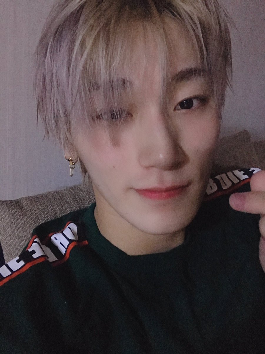ATEEZofficial's tweet photo. [#산] 보고싶어서 갑작스럽게 찍은 사진
많이 보고싶다 우리 에이티니❤️
#ATEEZ #에이티즈 https://t.co/cA4i7Xv027