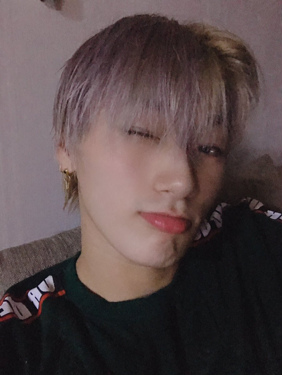 ATEEZofficial's tweet photo. [#산] 보고싶어서 갑작스럽게 찍은 사진
많이 보고싶다 우리 에이티니❤️
#ATEEZ #에이티즈 https://t.co/cA4i7Xv027