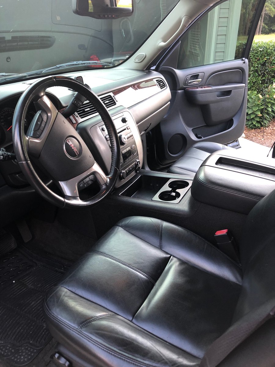 jarredacker's tweet photo. 2014 GMC Yukon SLT 

92,166 miles, XM Radio, Onstar, Rear DVD, Heated front seats, 3rd Row seating, leather, 
Tinted windows, CD player, loaded. New tires $22,995 DM for more info https://t.co/La6vOywMbW