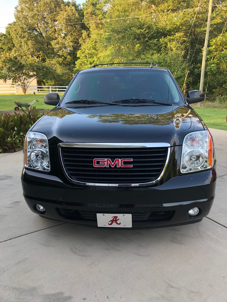 jarredacker's tweet photo. 2014 GMC Yukon SLT 

92,166 miles, XM Radio, Onstar, Rear DVD, Heated front seats, 3rd Row seating, leather, 
Tinted windows, CD player, loaded. New tires $22,995 DM for more info https://t.co/La6vOywMbW