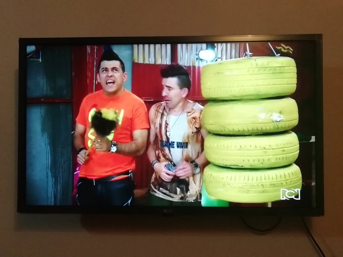 Hectorpv93's tweet photo. @Santialarconu hoy amé tu papel más que nunca <3 🤣 #SagradoRostro #GermanchoTengoMiedo! Uno de los capítulos que más me ha gustado <3 #ExcelenteActor <3 #ElManEsGermán https://t.co/63sTHvckkp https://t.co/5gDW4DKCEn