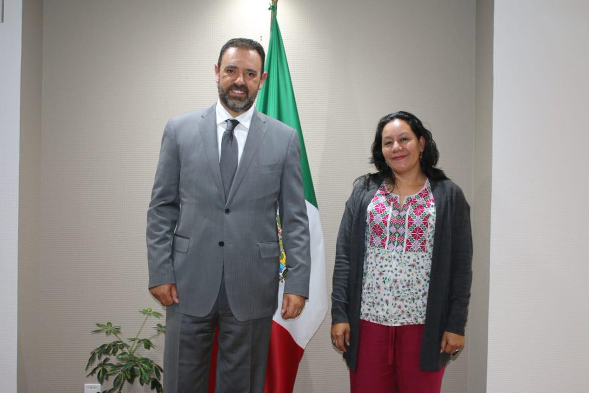 ATelloC's tweet photo. Me reuní con la Secretaria de @BienestarMx, @Mary_Luisa_AG, a quien le planteé la necesidad de que la Federación participe en el #Programa3X1 y siga operando. De igual manera buscamos establecer una coordinación para atender a los adultos mayores y becas escolares en #Zacatecas. https://t.co/AAYQjJbKre