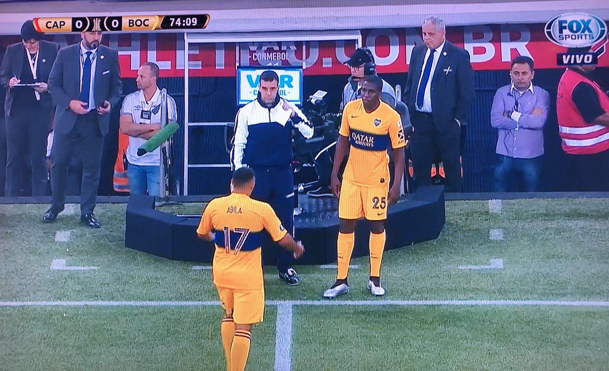 SoccerDataVEN's tweet photo. ¡HISTÓRICO!

El venezolano 🇻🇪 JAN HURTADO de 19 años debutando oficialmente con @BocaJrsOficial en la #Libertadores 

#LibertadoresxFOX 
#LibertadoresFOXSports https://t.co/NCq6uSl3hO