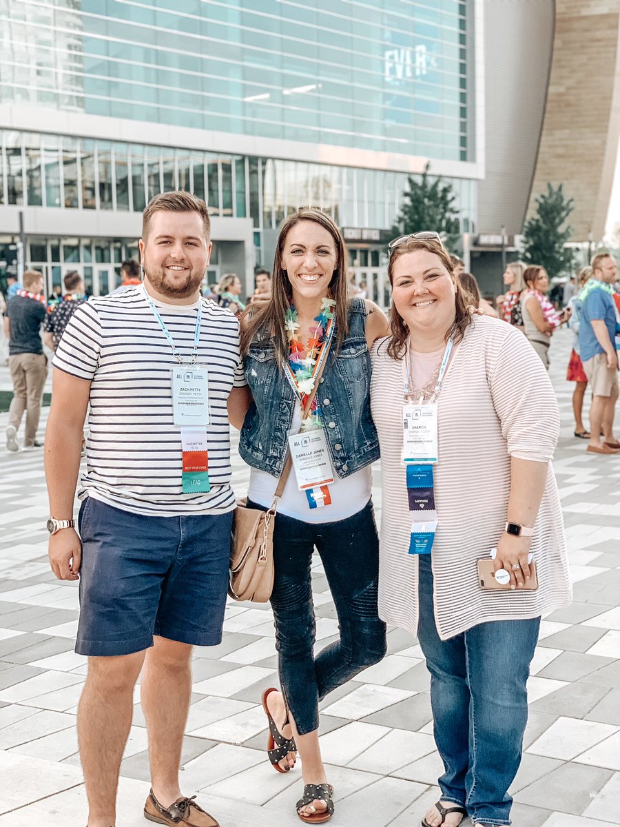 DaniSeitzJones's tweet photo. Annnnd that’s a wrap on #NMAM2019 in Milwaukee, and what an amazing experience per usual. Life-changing stories, ah ha moments, networking and fun made this Annual Meeting one to remember. #thankful #NMAM2019 @NMMeetings @NM_News https://t.co/iSwo3Ba8Jc