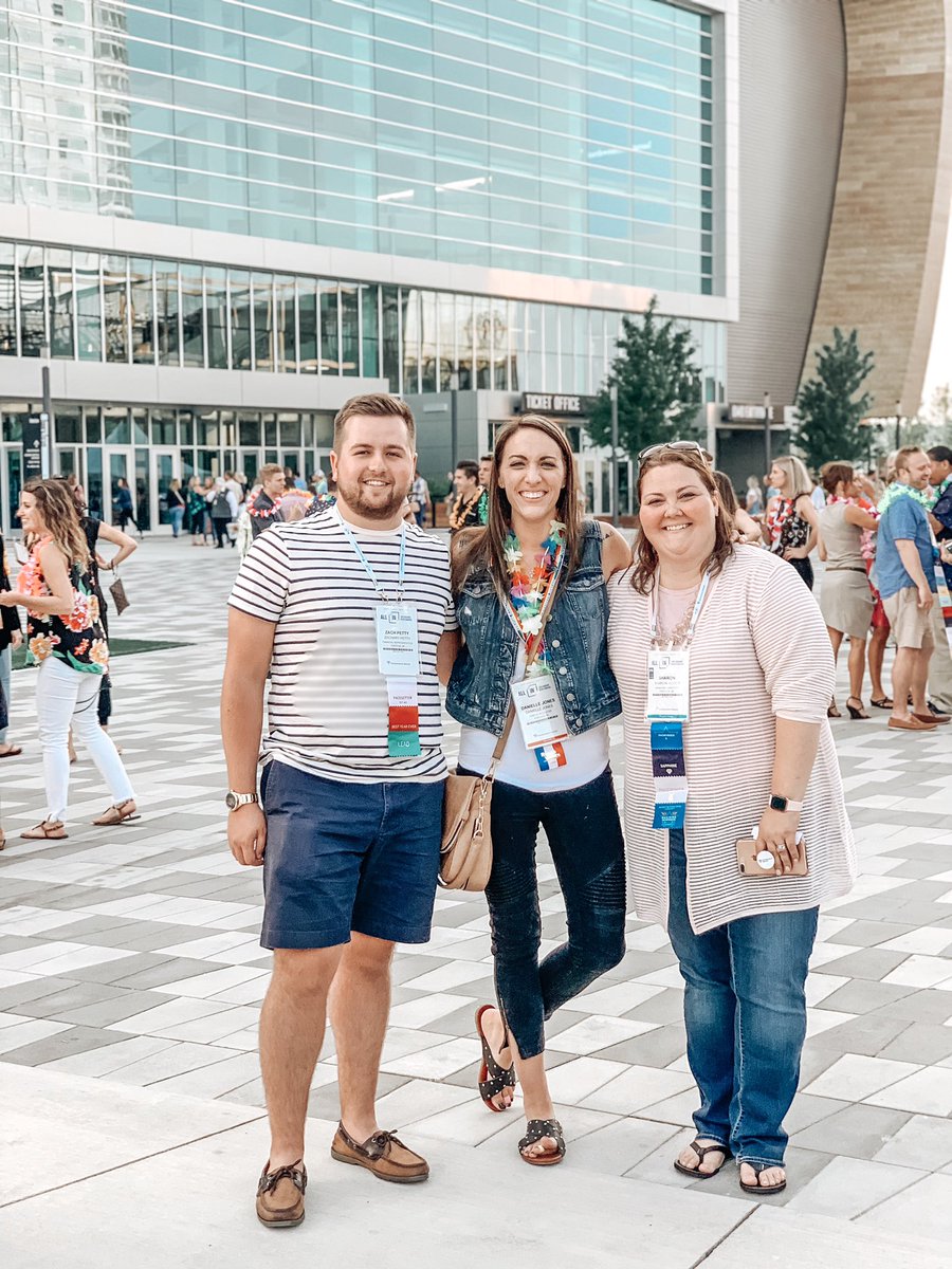 DaniSeitzJones's tweet photo. Annnnd that’s a wrap on #NMAM2019 in Milwaukee, and what an amazing experience per usual. Life-changing stories, ah ha moments, networking and fun made this Annual Meeting one to remember. #thankful #NMAM2019 @NMMeetings @NM_News https://t.co/iSwo3Ba8Jc