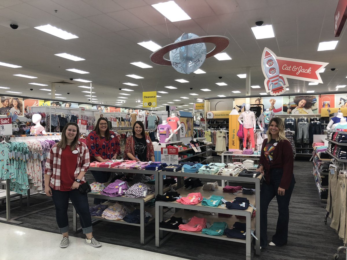 Awesome Walk at 1919! Wow that Style was on point! Shelby and Mallory were the stars of the show leading the way in apparel! <a href="/eochampaugh/">Ellen Ochampaugh</a> <a href="/RicaDevas/">Erica DeVasier</a> @ContrucciJoe @psjane <a href="/JulieEnglar/">Julie Englar</a>