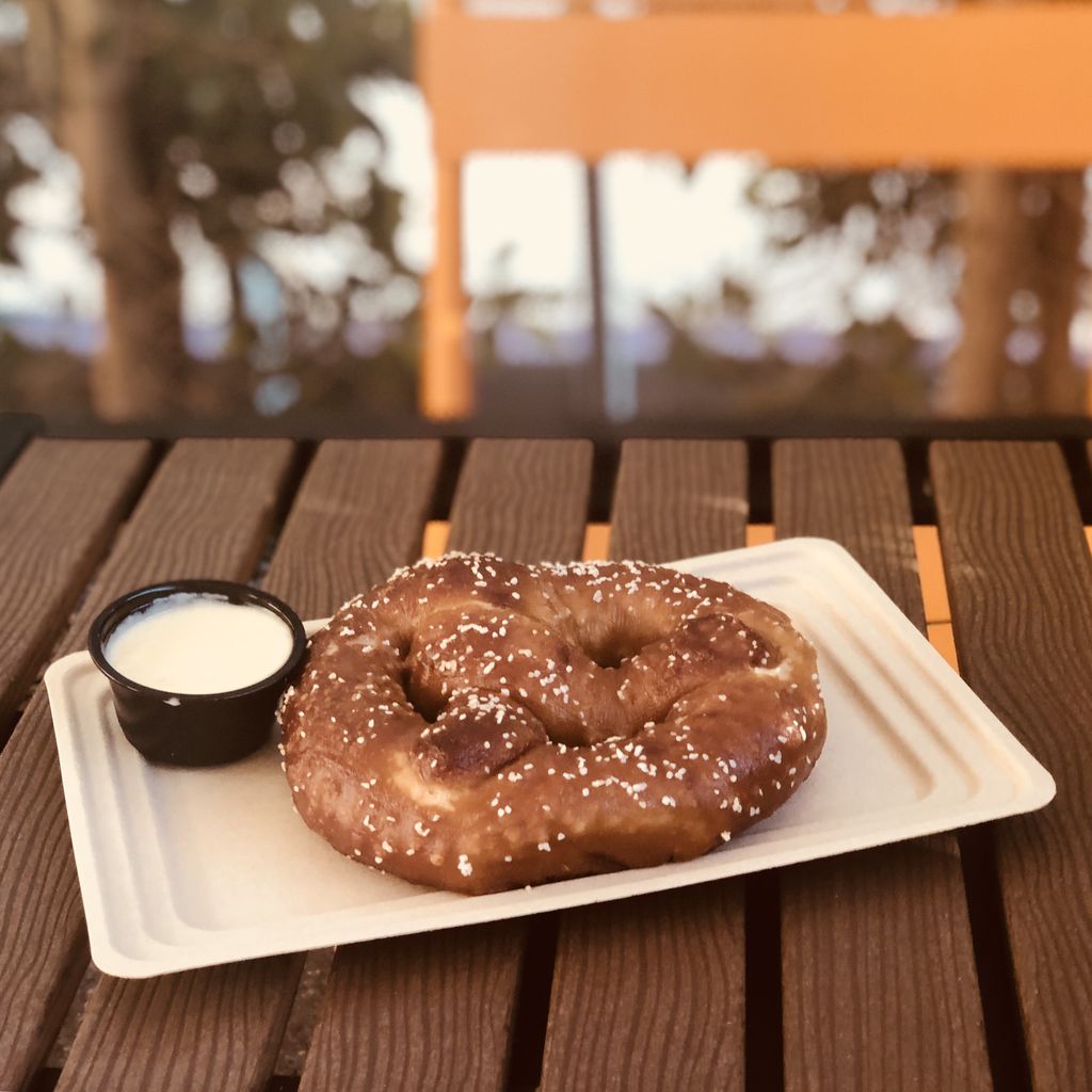 Treat yoself today! Our homemade pretzels are always a hit any day of the week 🥨