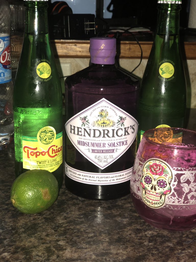 LeandraOWells1's tweet photo. #perfection 😙👌🏼 #hendricks #ginnyGinGinnnnnn https://t.co/dGlecHawwk