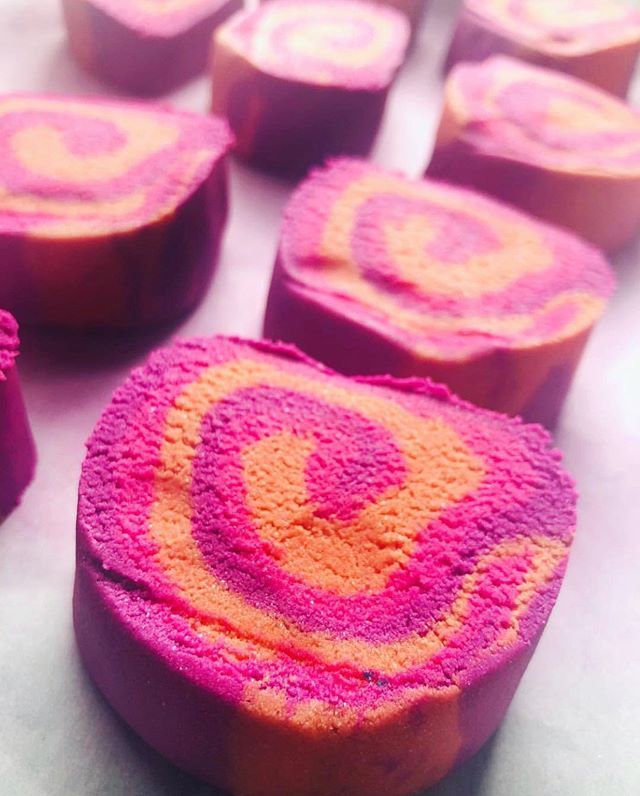 RALMakersMarket's tweet photo. Why’s better than a hot bath at the end of a long day?

A COLORFUL hot bath!  Find @craftybath at the next #VillageBrunchMarket... and see one of her bath bombs in action in our stories.  Yes, please! https://t.co/WK0kjHJLlK https://t.co/NI9yT8rsXC