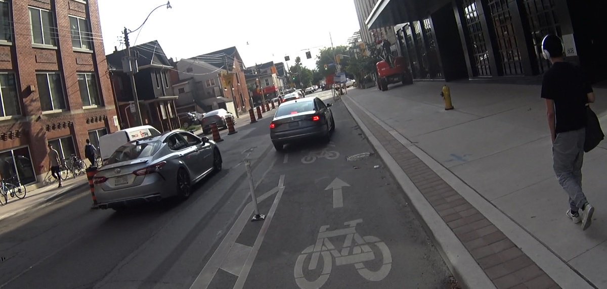 lkoch99's tweet photo. Toronto media: What makes some #biketo angry at #driveto sometimes and will it ever end?
Toronto drivers: I guess we'll never know ¯\_(ツ)_/¯ https://t.co/8RmXUVlQlt