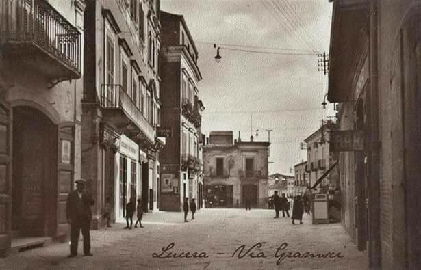 fotodilucera's tweet photo. #viagramsci #luceracomeraunavolta #lucera #puglia #italia https://t.co/SB2wauPkDF
