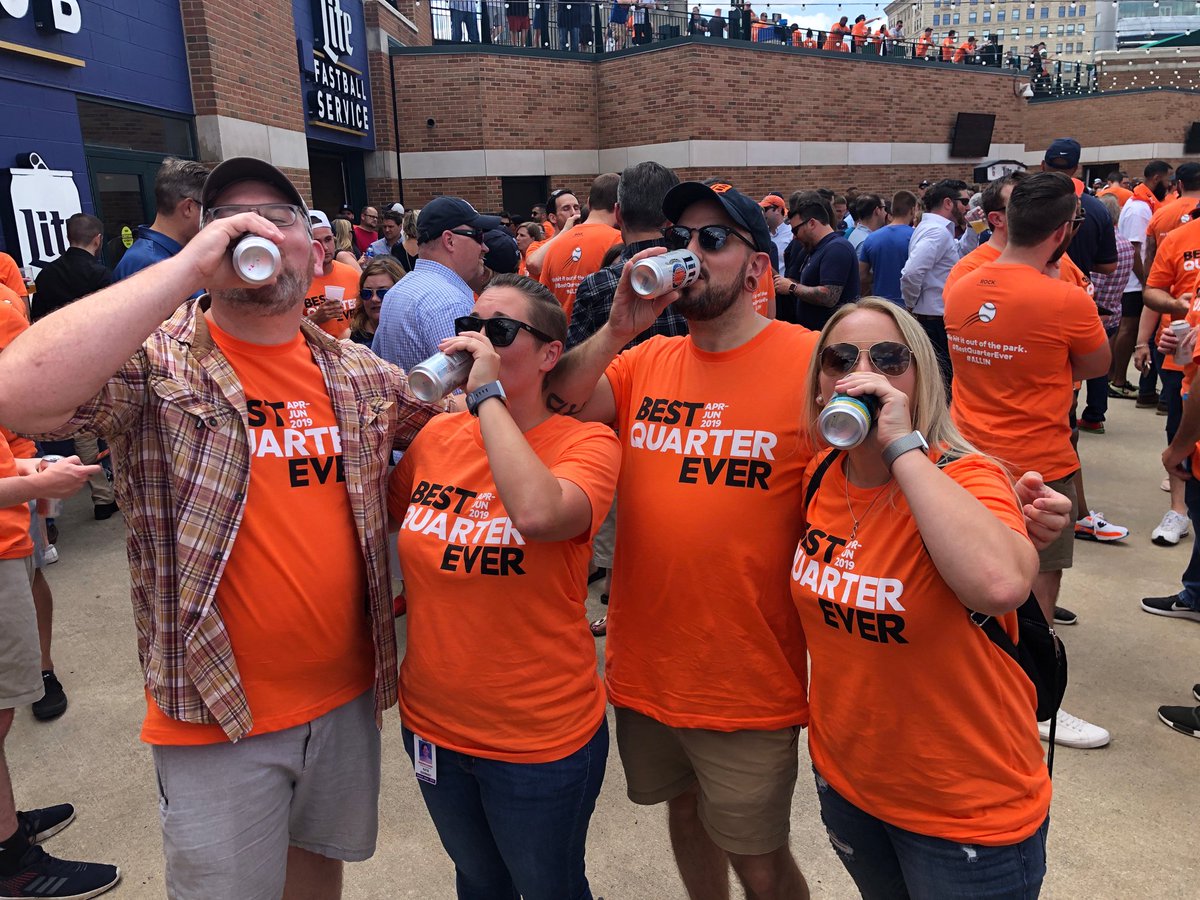 yodasw16's tweet photo. Had a great time with my team today at the @tigers game celebrating @QuickenLoans #BestQuarterEver https://t.co/kTxauucDBs