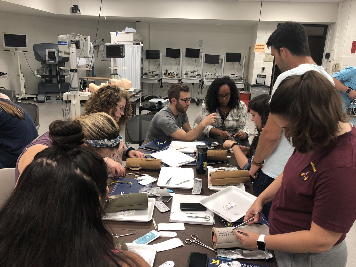 UMichSCRUBS's tweet photo. Had a great Surgery Olympics skills session today with Dr. @BBredbeck and some senior medical students teaching M1s! #verticalintegration #futuresurgeons @UMichMedAdmiss @UMichSurgery https://t.co/433lH96dFp