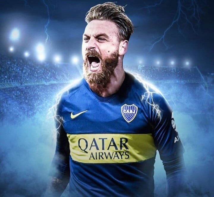MotivacionesF's tweet photo. "Vengo a jugar en el club más grande e histórico de Argentina, donde han pasado leyendas del fútbol como Román, Maradona, Palermo, Tevez y muchos más. Es un orgullo venir y que me reciban de una manera increíble. Ya tengo claro quien es el rival a muerte"

- DANIELE DE ROSSI. 🔥 https://t.co/dpZX3XvcXb