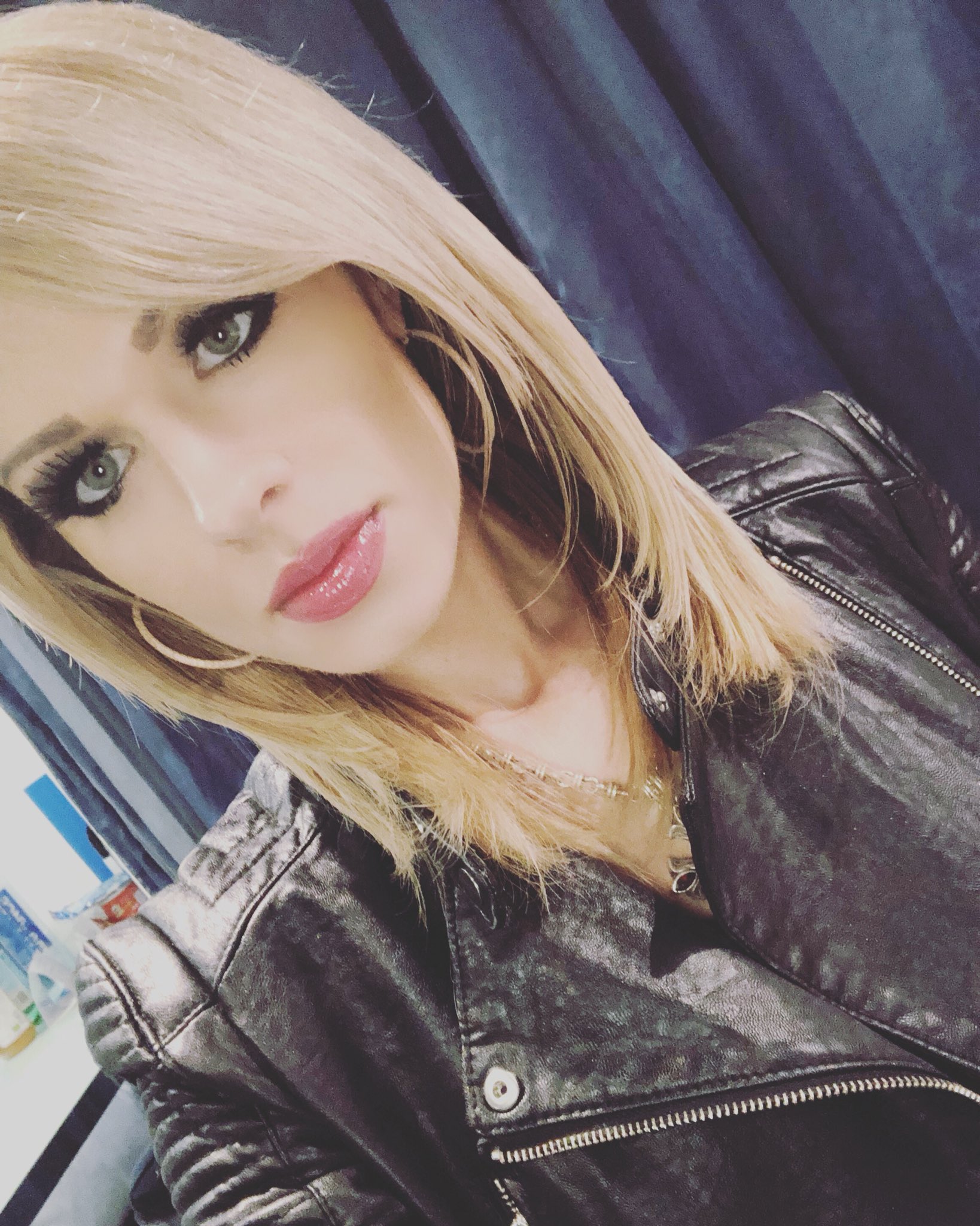 orianthi on Twitter: “Off to Adelaide to see the fam and play a rock