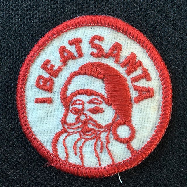 GripAndWord's tweet photo. Found this amazing and inexplicable #vintage #patch at @carmenandginger today. #vintagepatch #vintagepatches #embroideredpatch #ibeatsanta #ibeatsanta🎅 #santa #santaclaus https://t.co/alQH8mlynb https://t.co/PrPwkf9Gjk