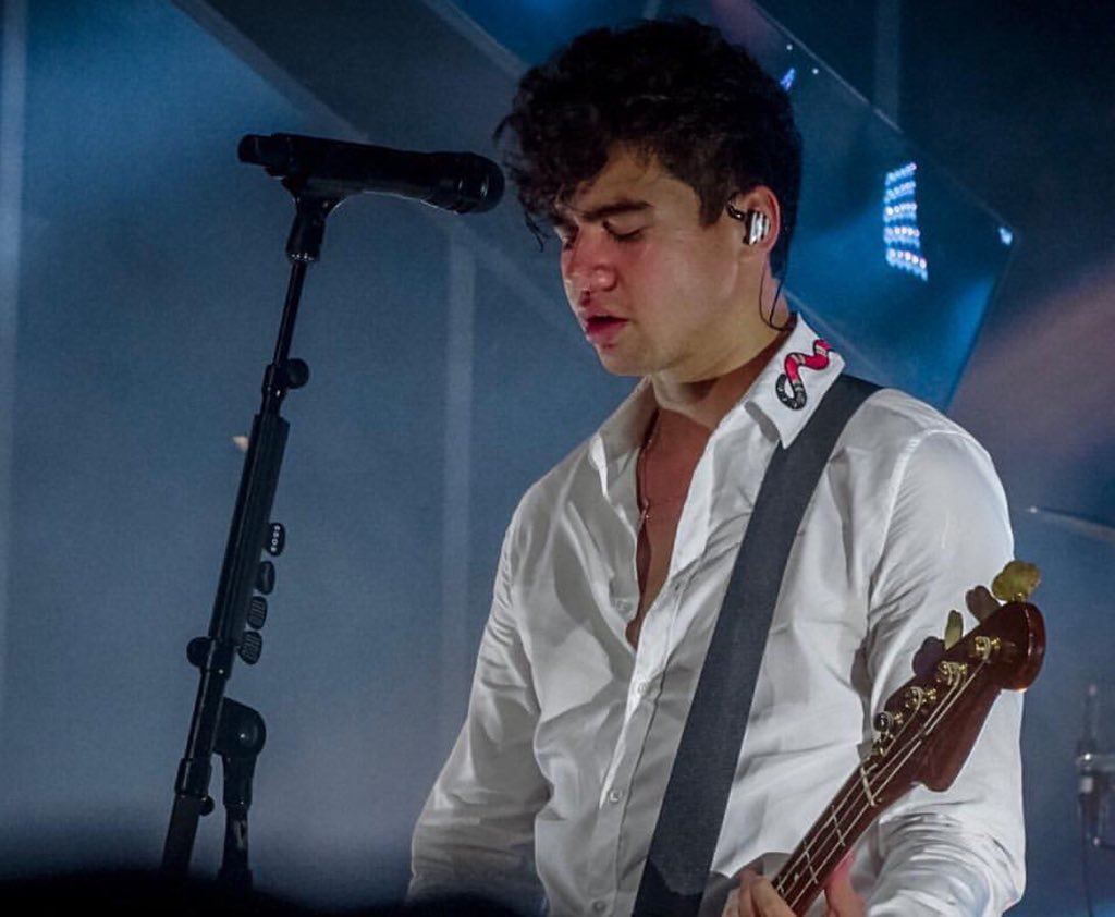 sweetcherrycal_'s tweet photo. Ok, let’s settle this. Who’s badder,  Calum or Calum ? Calum is fine and all.. but Calum ain’t got shit on Calum. 

Like for Calum or Retweet for Calum. https://t.co/E8lQkuDBlD