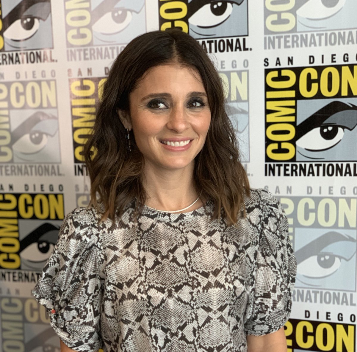 WJHonFOX's tweet photo. Well, look who was at #SDCC19 — only the best cast members ever! @TheFlare #WhatJustHappened
#FOXSDCC https://t.co/Q3wuQ7QmxS