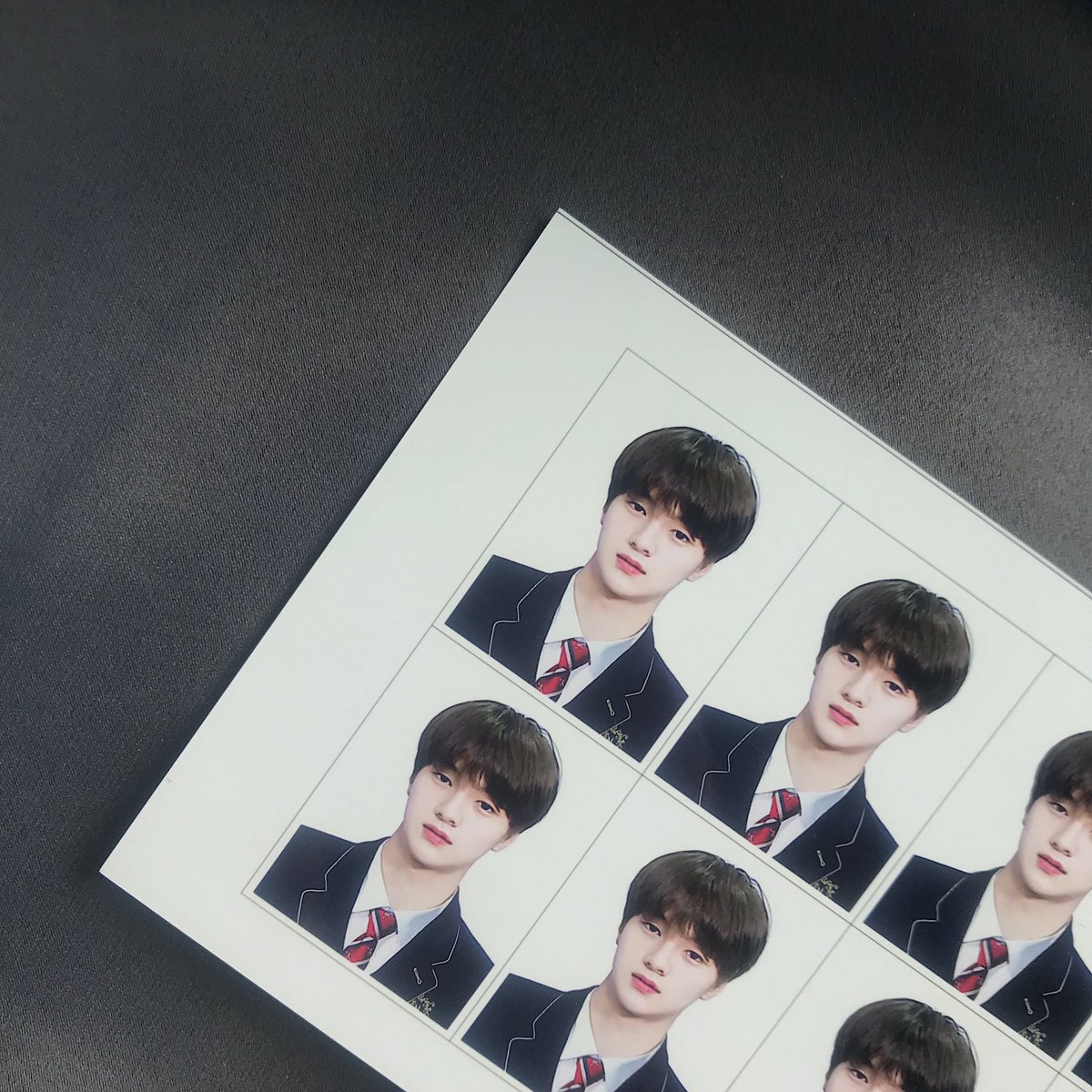 CHAHAHC's tweet photo. [RT이벤트] 추첨을 통해 1분께 보내드립니다
💜차준호 한림예고 교복 증명사진💜
✨3cm*4cm 1세트_2500원(우편비 포함)
✨자세한 내용은 폼에 있으니 확인해주세요 :)
https://t.co/KwpcMYbF8B
5차 판매이며 문의는 @CHAHAHC 으로 DM 보내주세요 :)
#차준호 #증명사진 #차준호증사 #chajunho https://t.co/OvyrrZn0Gy