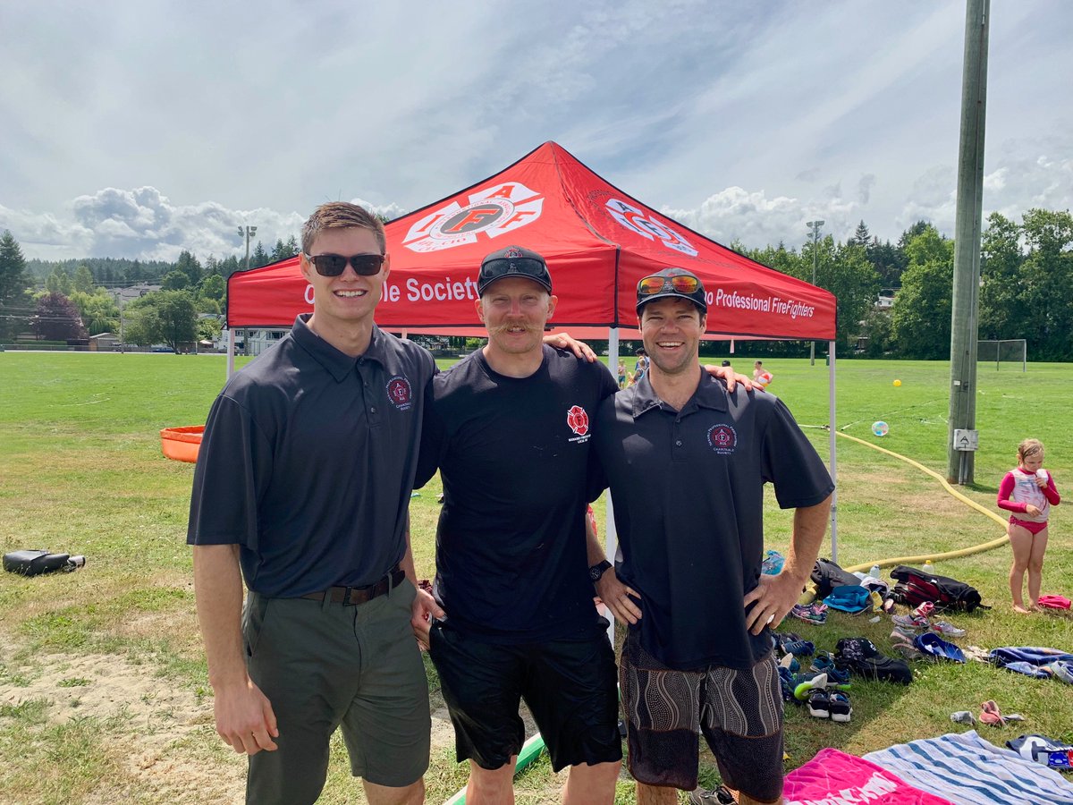 IAFF905Charity's tweet photo. This week @IAFF905 members, both on and off duty and @NanaimoRCMP are helping to host summer camps that expose kids to the emergency services in @cityofnanaimo. Many people are learning why you shouldn’t start water fights with firefighters! #LifeLessons https://t.co/ZmZTLJ4dvO