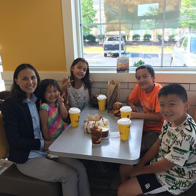 Yaliu4Cary's tweet photo. Grabbed a bite for breakfast #biscuitville before heading to #sciencefunforeveryone. Thatβs how we mums do it ;) #carync https://t.co/LCuE4leuii https://t.co/LWiYItjo0K