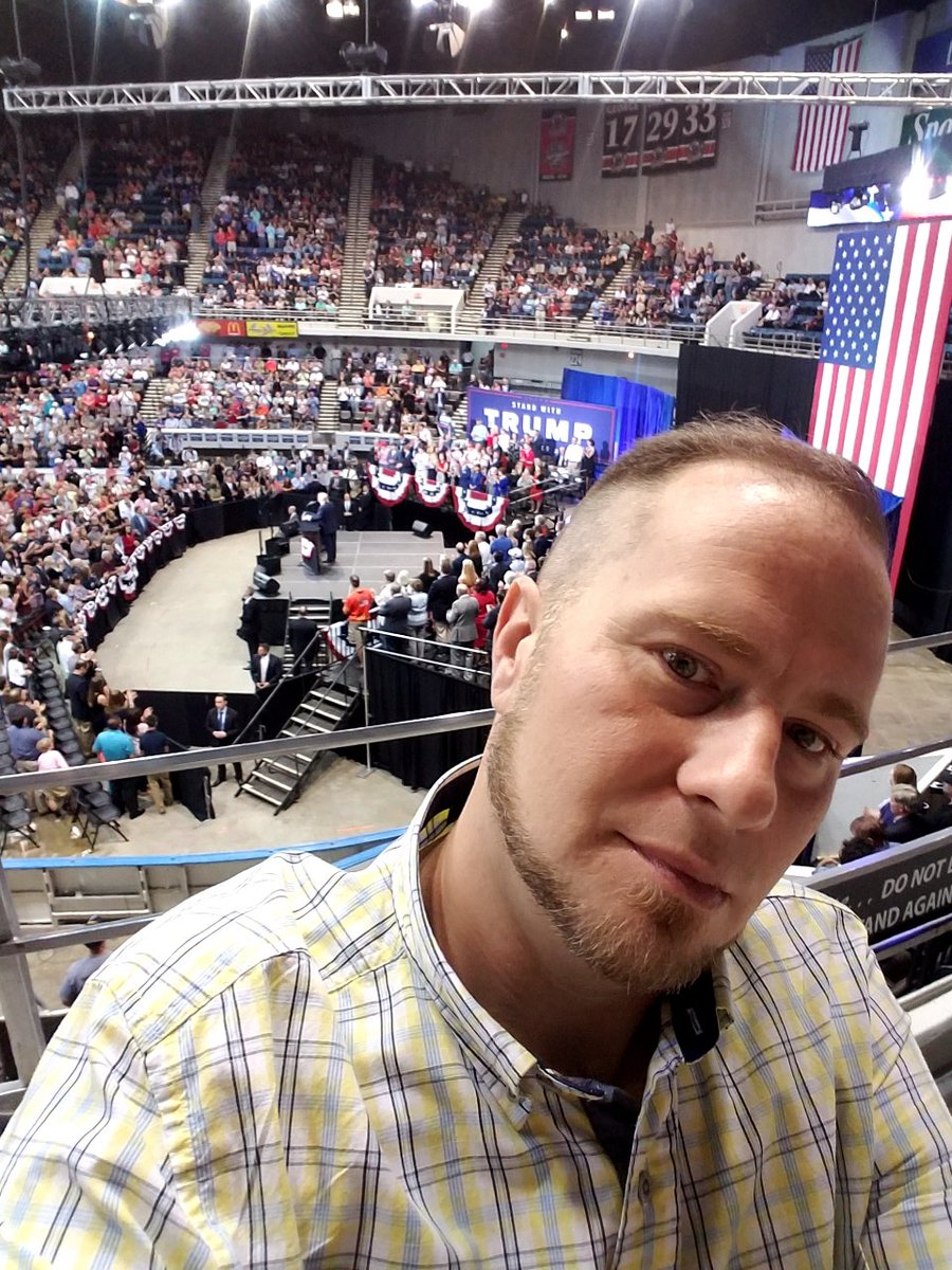 frankiejai's tweet photo. Hey @BetteMidler I am a gay man, in rural #Alabama here I am at a #trump rally. https://t.co/qvmiMTtUMu