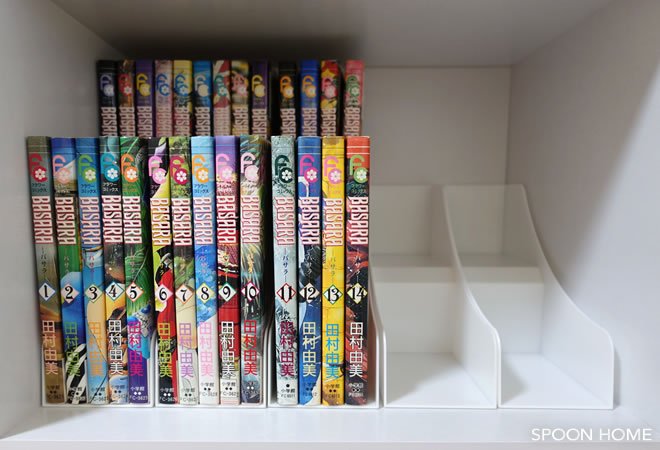 サナダ精工さんの「2段式コミックスタンド」 カラーボックスや本棚の