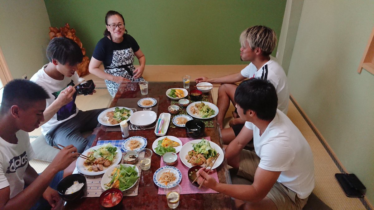 Uzivatel Ac長野パルセイロ Na Twitteru トップチーム 第６回アスリートキッチン 今日はケガ予防と回復の食事 トマトとオクラのスープや鶏手羽先のオレンジ煮など コラーゲンとビタミンcを同時に摂ることを意識したメニューです デザートはビタミンたっぷり