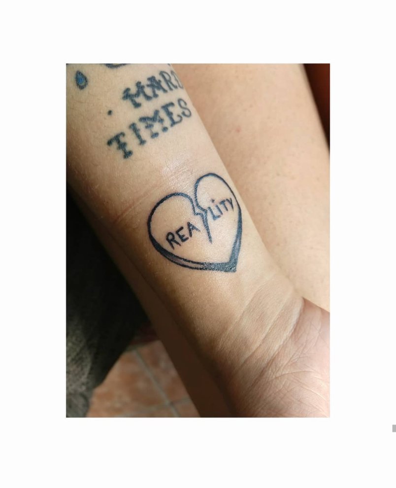 #tbt also when i decided to get this tattoo and when 26 passed means not only my age in 2018/2019 but also a reminder

"Hold onto hope if you got it
Don't let it go for nobody"