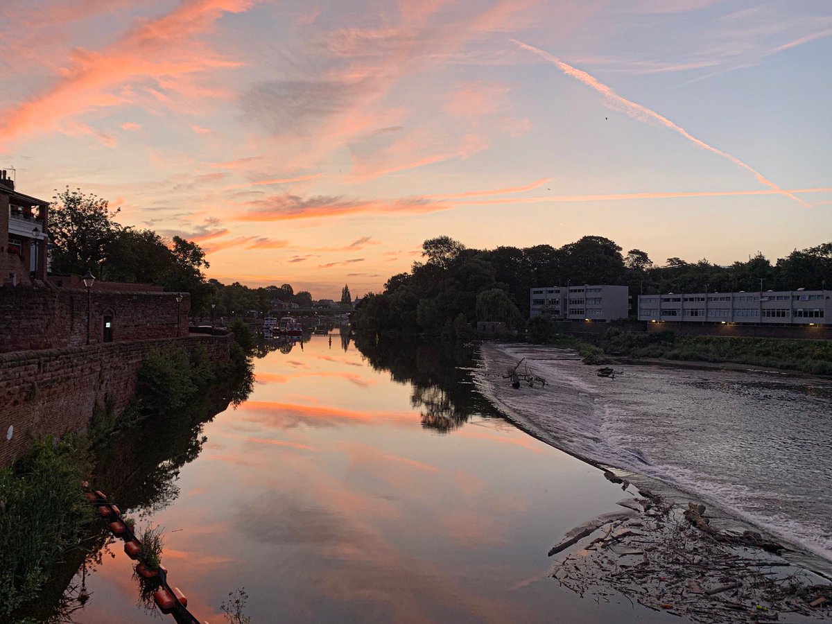 PoliceChester's tweet photo. Nearly home time for #Ablock officers after keeping you safe tonight, hope everyone enjoys the heatwave today #dontforgetsuncream 🍦 ☀️ https://t.co/mAeNTUWeB8