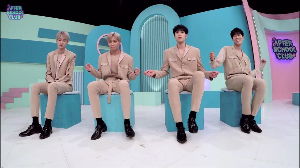 heejuntwt's tweet photo. @arirang_ASC seeing the boys dance to knock made me really nostalgic for some reason 🥺

but i could not stop laughing over seoham being so upset about the song not playing 💞

#BehindASC #KNK_ASC https://t.co/laCEZDlcos