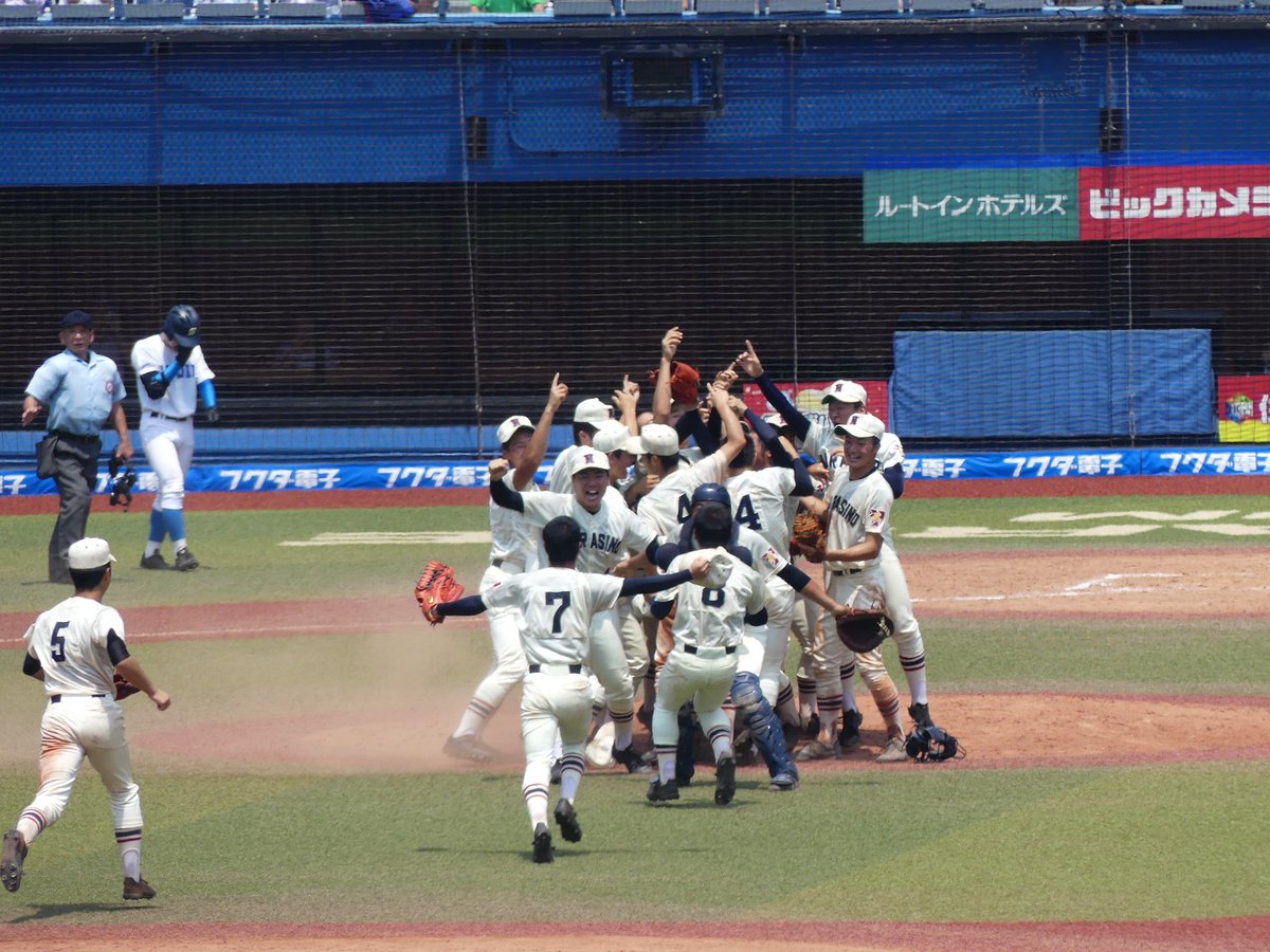 Narashino_MIMI's tweet photo. 【第１０１回全国高等学校野球選手権千葉大会】
習志野高校VS八千代松陰の決勝戦は、８ー１で見事に習志野高校が優勝しました❗
８年ぶり９度目の甲子園になります‼️
甲子園で皆様の応援お待ちしております⚾
（習志野高校） https://t.co/rWDfHMDZpQ