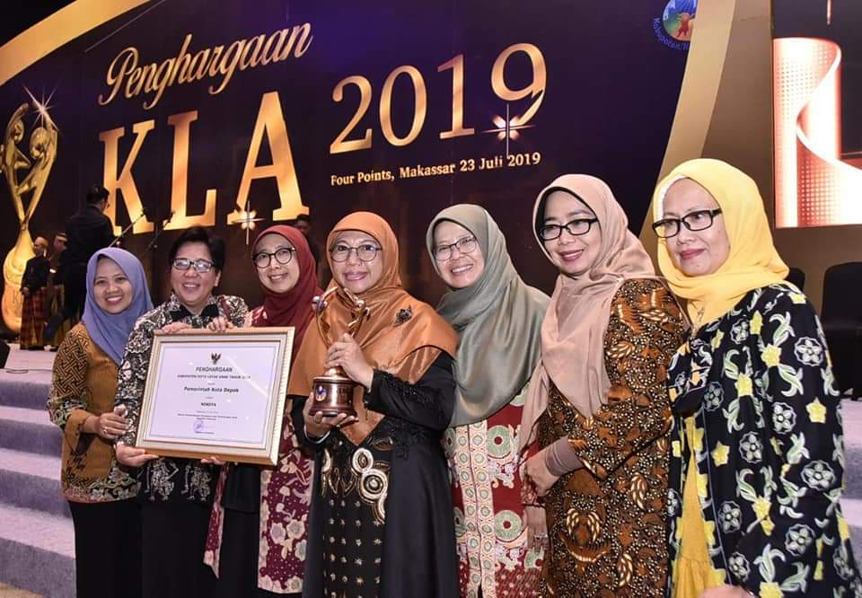 IdrisAShomad's tweet photo. Terima kasih kepada seluruh pihak yang telah berkolaborasi dan bersinergi, sehingga Kota Depok mampu meraih predikat Kota Layak Anak tingkat Nindya untuk ke-3 kalinya secara berturut-turut.

(Makasar, 23 Juli 2019) https://t.co/bQq3bO6Lne