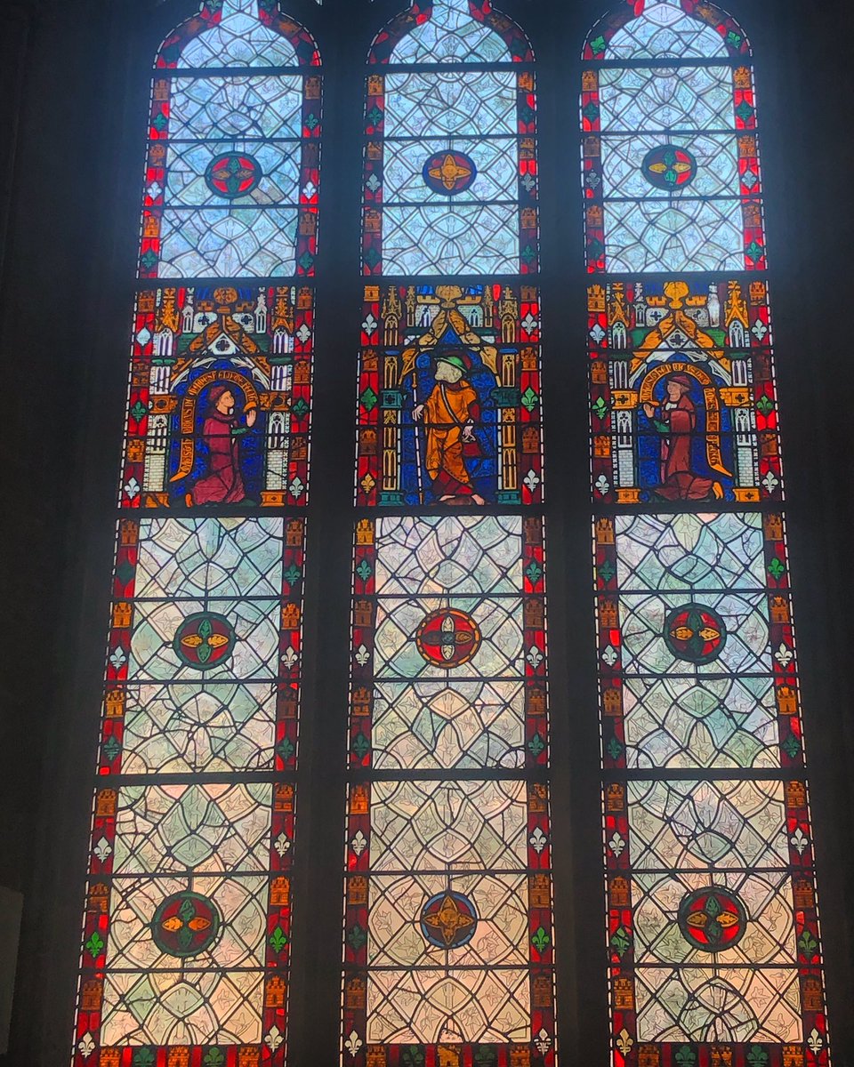 EmilyGuerry's tweet photo. It’s almost 90F. UK friends, I know this is weird for you. Please remember that you can take refuge in your cold &amp; lovely medieval churches ⛪️ In honour of his feast day #OTD, here is Saint James in the guise of a pilgrim in the c1310s windows @MertonCollege #medievaltwitter https://t.co/p3lYL9xybG