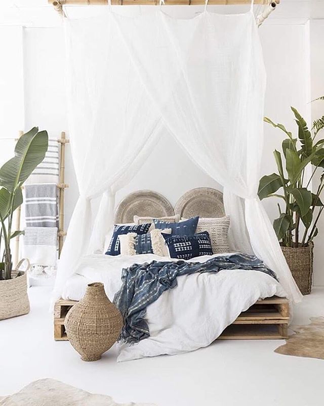 Qui n'a jamais rêvé d'un lit à baldaquin ? 😍
.
.
. 📷 : Pinterest 
#thecoolrepublic #bedroom #litabaldaquin #design #decoration #bohemechic #reve #inspiration #tendance ift.tt/32SC9I7