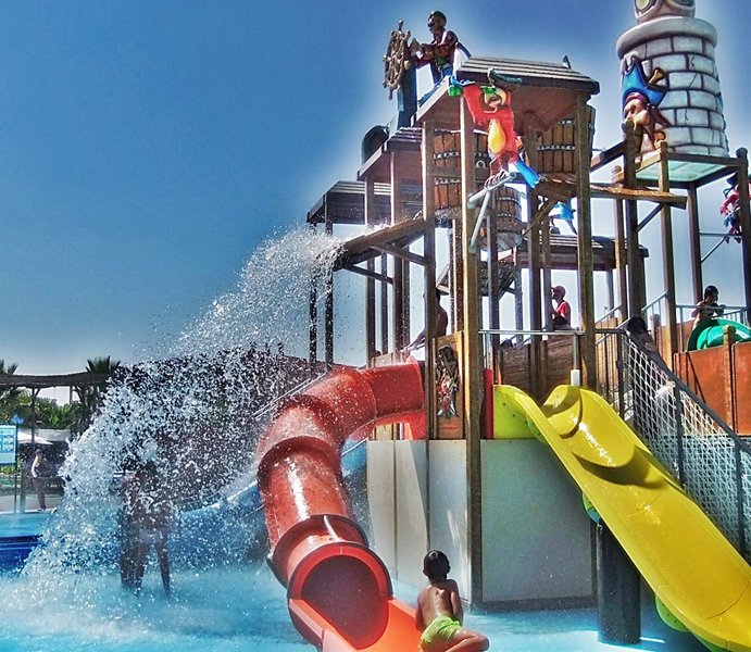 HoleaHuelva's tweet photo. ✨SORTEO✨ ¡Queremos que disfrutes de una divertida jornada acuática en @aquopoliscar ☀🎢 Participa en el #sorteo de 5 entradas dobles con solo: 
✅ Seguir a @HoleaHuelva
✅ Hacer un RT a este tuit
✅ Hasta el 1 de agosto
Bases 👉 https://t.co/3HNHplonTE 👈 https://t.co/OcSH5COH0o