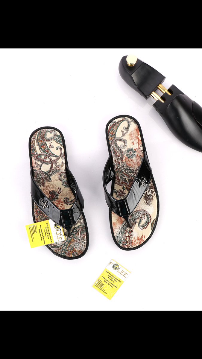 foleelagos's tweet photo. Beautiful hand crafted slipper 
Specially made for you. 
.
.
Available in sizes 38-47 
.
.
DM OR CALL: 08134064918
.
.
Nationwide delivery 
.
#bespoke #handmade #madeinnigeria #owabe #SaturdayMotivation #brownskingirl #foleelagos https://t.co/vjzJKUO8V8