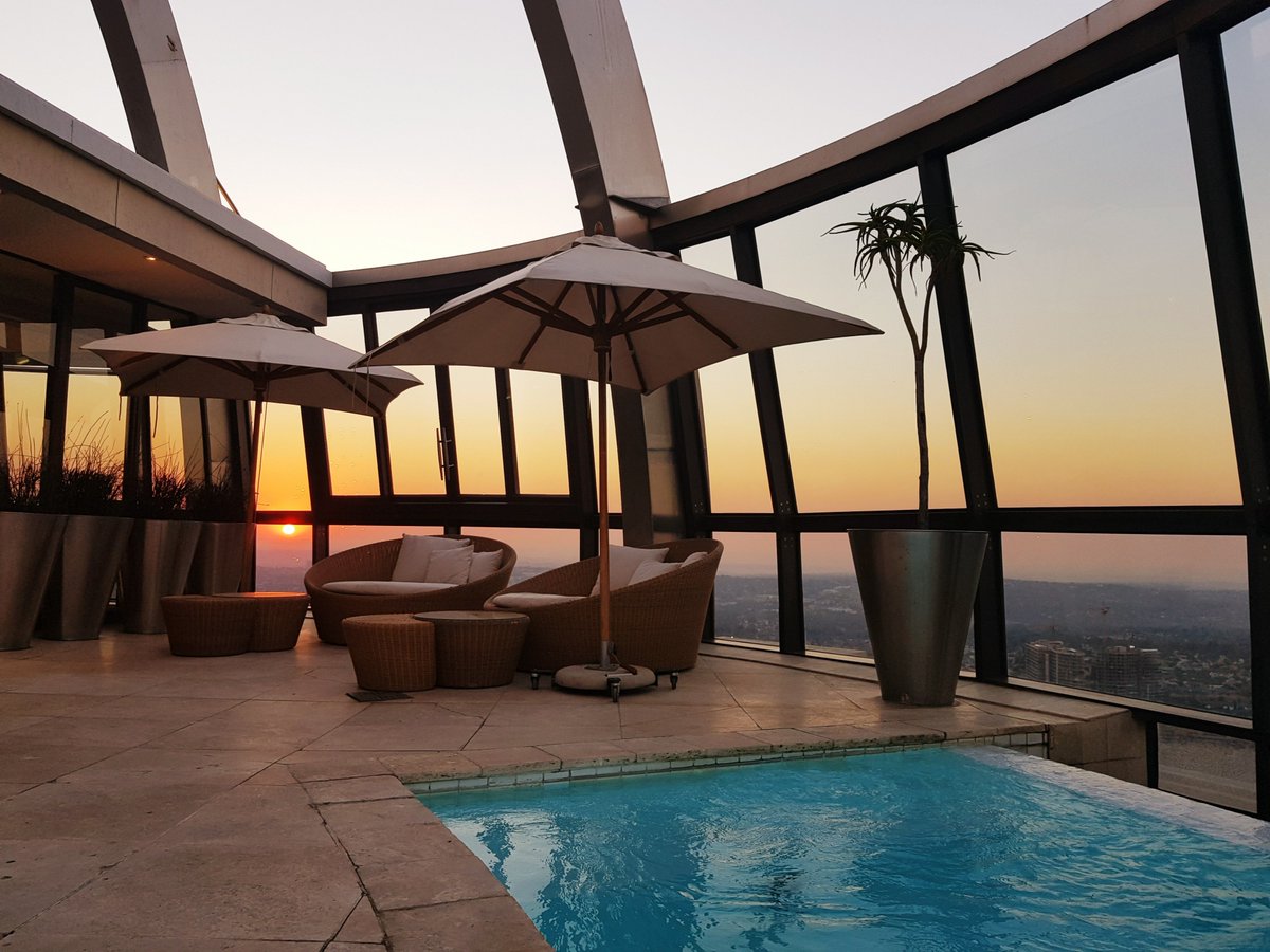 Morning swim, lunch time lounging or sunset seranades - The <a href="/MichTowersSA/">Michelangelo Towers</a> will expand your horizons and change your view on luxury living. Check in now: bit.ly/2Tj0Rf1 #LegacyHotels