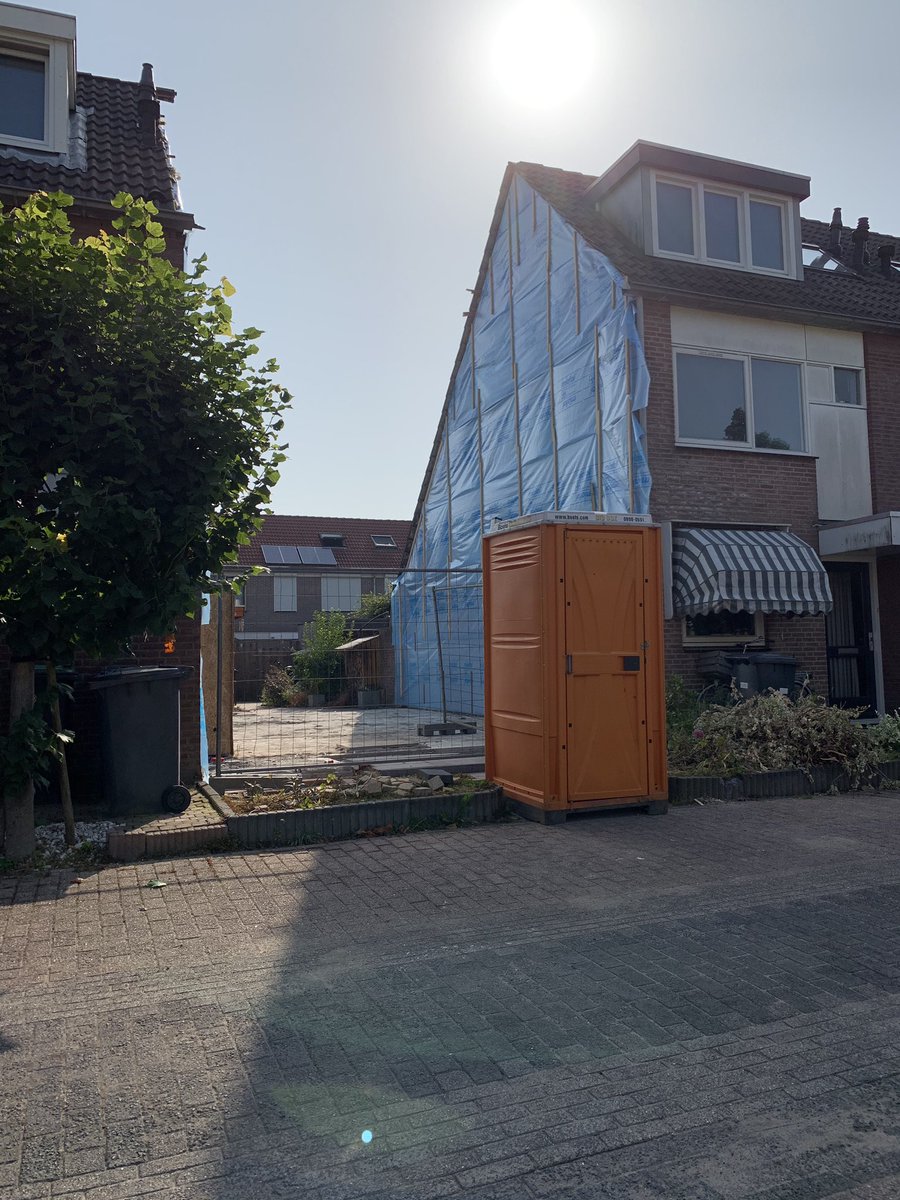 keeskooyman's tweet image. Dit zie ik toch ook niet elke dag #nieuwbouwnabrand #woning #bijzonder #papendrecht