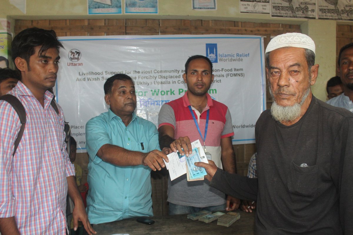 OrgUttaran's tweet image. With the help of @IRWorldwide, @OrgUttaran has supported the #vulnerable people of Forcibly Displaced Myanmar Nationals (#FDMNs) and the #hostcommunity with #livelihood #support.They were provided cash support in exchange of labor work for their livelihood improvement.