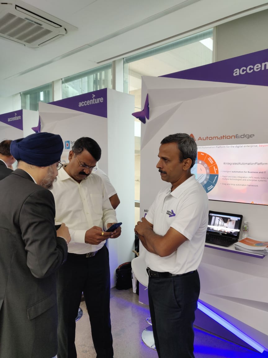 AutomationEdge's tweet image. @AutomationEdge is proud to be one of the finalists of @Accenture Accenture #AppliedIntelligenceChallenge 2019 in #automation category

Here&apos;s a glimpse of the event : Co-founder &amp;amp; CEO @UdayBirajdar networking with the delegates.