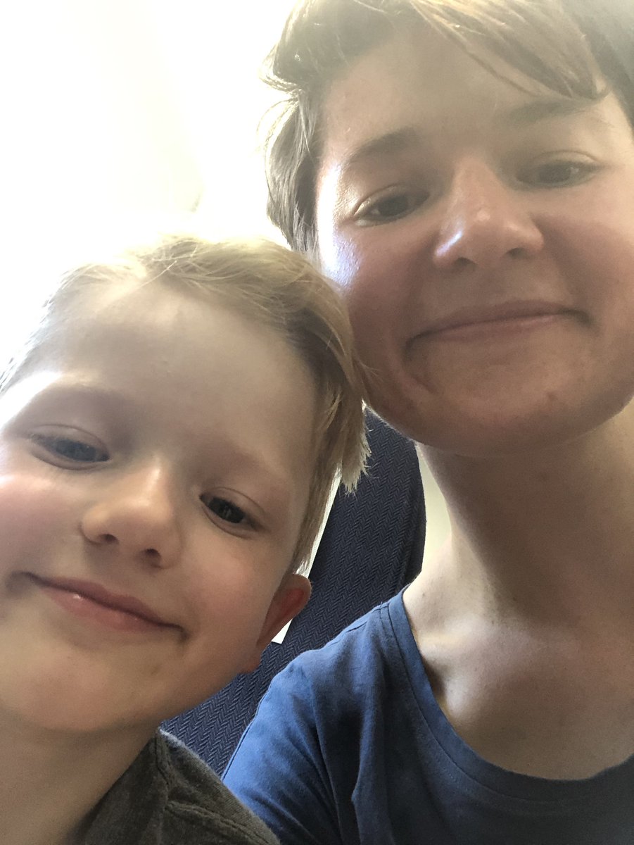 IngeborgAase's tweet photo. Tusen takk til @FlyWideroe på Anda som holdt igjen flyet så vi kom oss trygt hjem i går! Strålende service - innsjekk m/baggasje, security og boarding på 3 min! https://t.co/ESIjYyCNOI