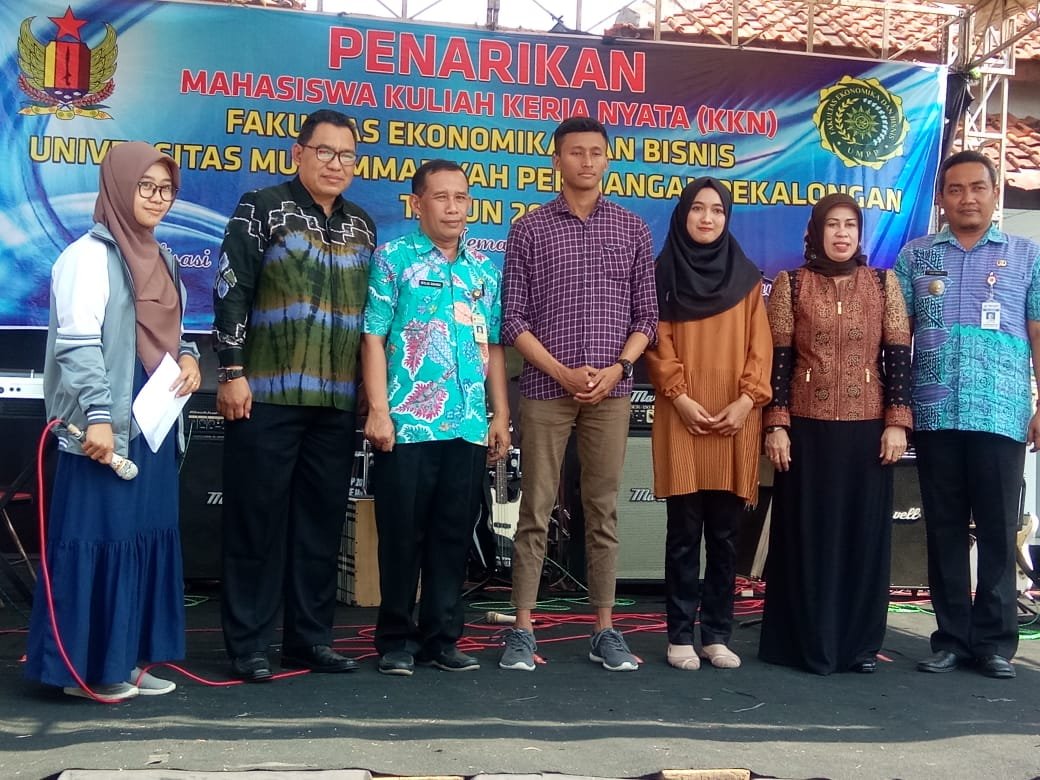 FebUmpp's tweet image. Penarikan Mahasiswa Kuliah Kerja Nyata Fakultas Ekonomika dan Bisnis Universitas Muhammadiyah Pekajangan Pekalongan (FEB UMPP) &quot; Optimalisasi Potensi Lokal dalam Menciptakan Masyarakat yang Mandiri&quot;.

 #kknfebumpp2019 #penarikankkn #alhamdulillah #febumpp #umpp