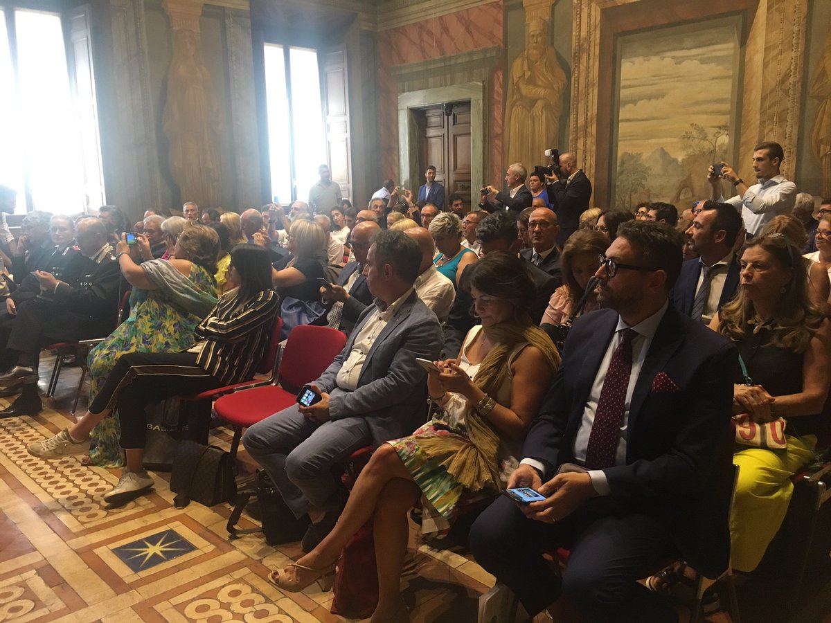 confagri_Ro's tweet photo. Siamo in @Confagricoltura in attesa della proclamazione delle #spighe verdi 2019 #FEE https://t.co/JwGdlxNhQe