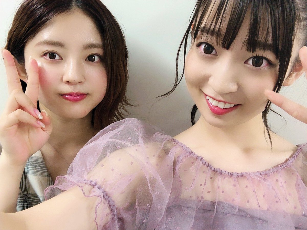 K川の支流 Auf Twitter 珠ちゃんブログ 昨日の Fnsうたの夏まつり で久しぶりにもんちゃんと 同じ坂道でも中々会えないもんね 同じステージに立てて良かったね 元写真を反転してます 阪口珠美 乃木坂46 鈴本美愉 欅坂46