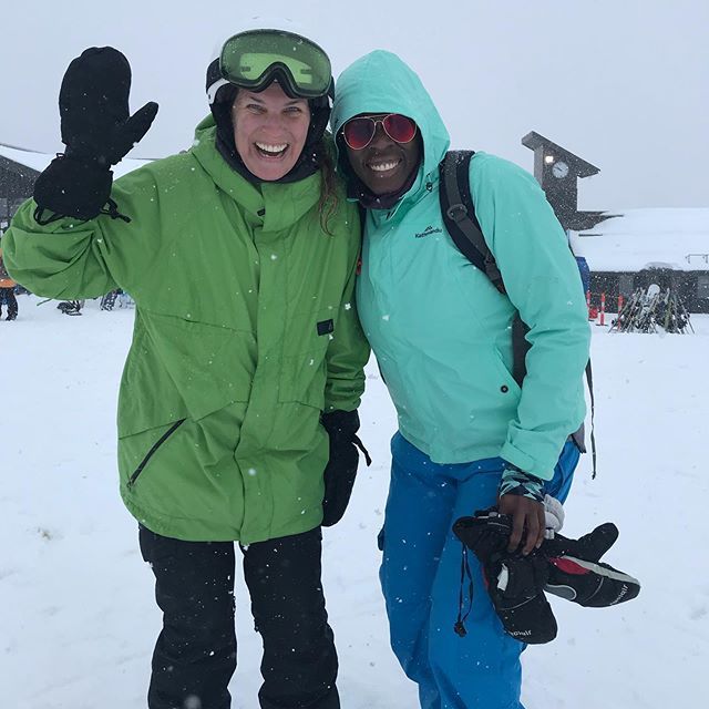 OMGhada's tweet photo. Flashback to the snow ❄️ gotta love New Zealand and the 4 different seasons in one day and the different climates up and down the country. 
Now back in Auckland - cold, crisp, sunny day ☀️ https://t.co/7Ogge6yNca https://t.co/VI77dj4hqK