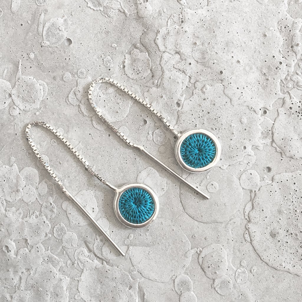 TintsabaCraft's tweet image. Pull Through Earrings from our Minimal Collection 💙
#tintsaba
#remarkablewomen #masterweavers #swaziland #africa #handmade #fairtrade #ethical #sustainable #sisal #eswatini #earrings #turquoise #pullthrough #minimal #sterlingsilver #silver #jewellery #jewelry #eofashion