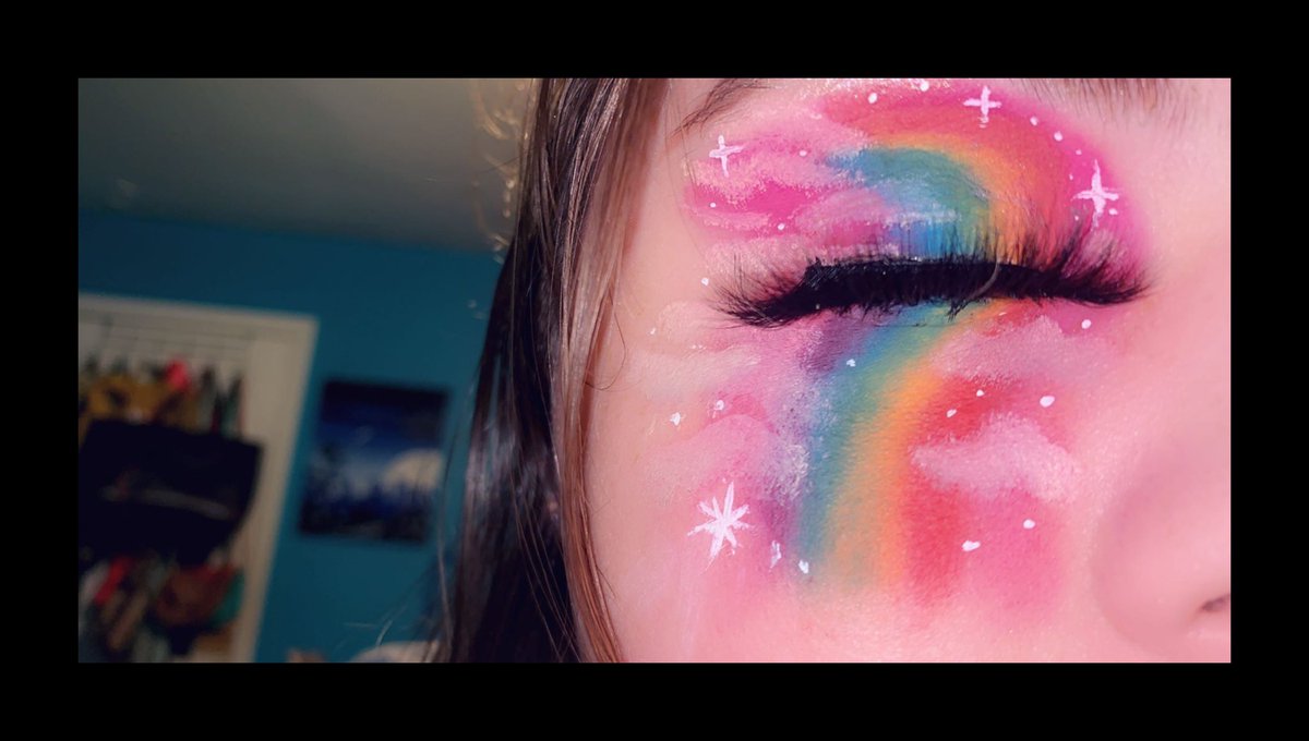 remesmakeup's tweet photo. 🌈𝑅𝒶𝒾𝓃𝒷𝑜𝓌 𝓌𝒶𝓉𝑒𝓇𝒻𝒶𝓁𝓁☁️ look inspired by @loisxmaya 
Lashes~ style Brat from @beautybarbeyond (use code RM for $ off)
 #morphe  #jamescharlespalette #jamescharles #makeuprevolutionprlist ##revolutionPRlist https://t.co/3lxH6QZggB